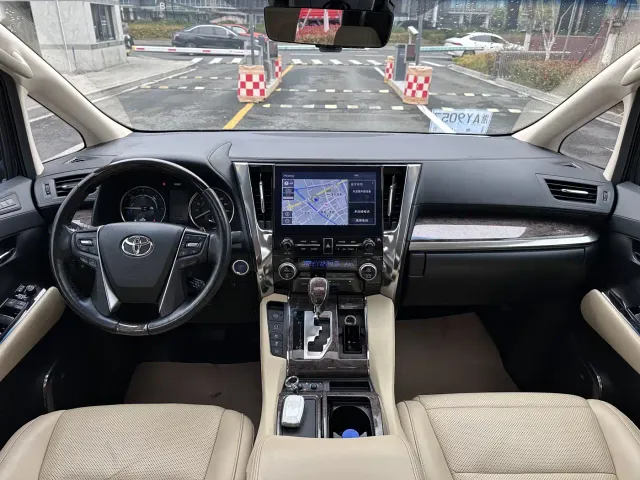 Toyota Vellfire — Фото автомобиля 20