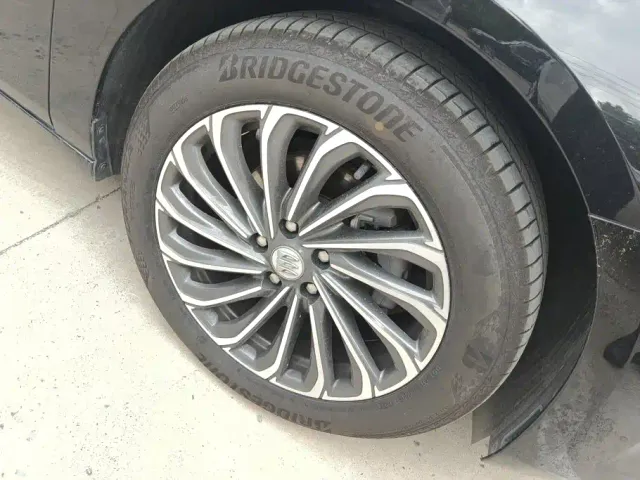 Buick LaCrosse — Фото автомобиля 6