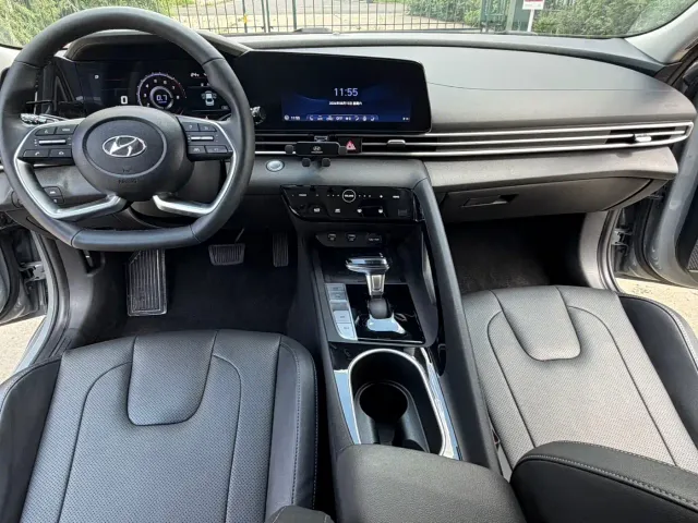 Hyundai Elantra — Фото автомобиля 18