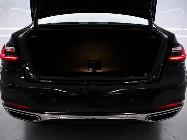 BMW 7 Series — Фото автомобиля 18