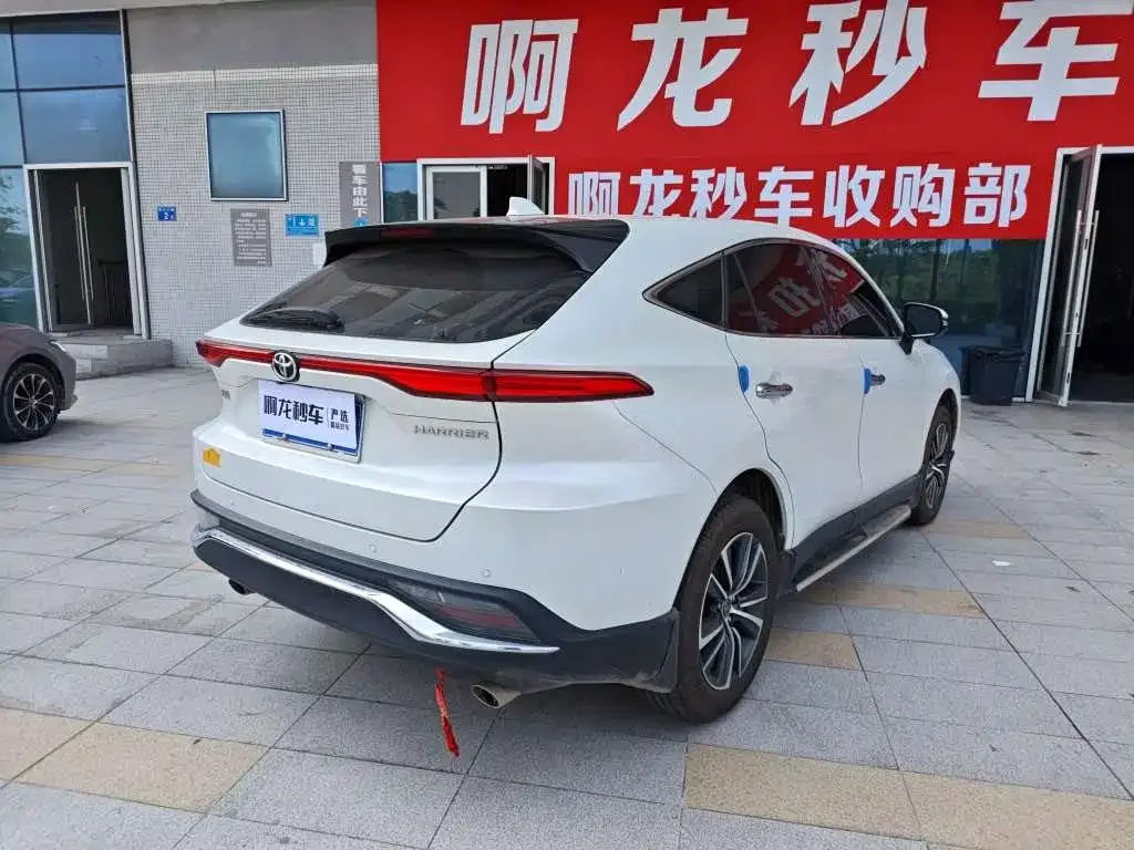 Toyota Lingfang HARRIER 2022 2.0L CVT 2WD Luxury Edition — Фото автомобиля 5