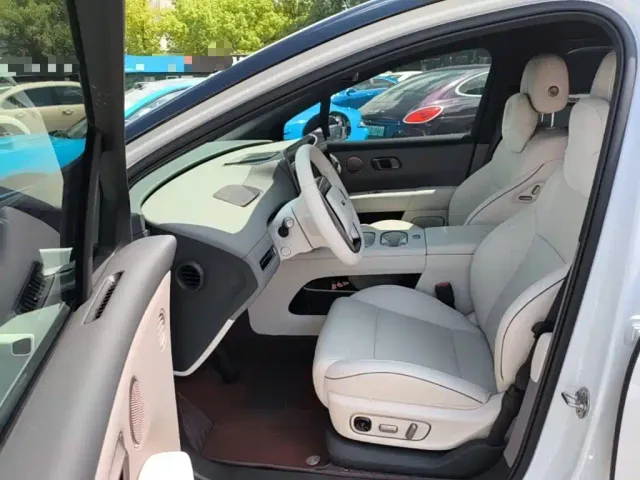 Li Auto i6 — Фото автомобиля 14