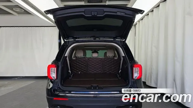 Ford Explorer Generation 6 — Фото автомобиля 17