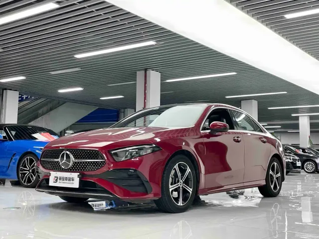 Фотография автомобиля — Mercedes-Benz A-Class