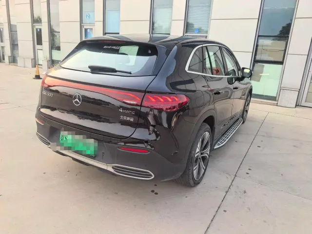 Mercedes-Benz EQE SUV — Фото автомобиля 4
