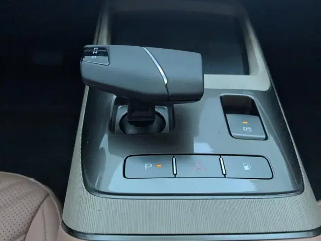 Changan Qiyuan A05 — Фото автомобиля 16