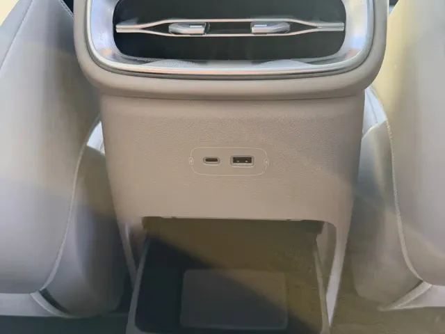 Leapmotor B10 — Фото автомобиля 26