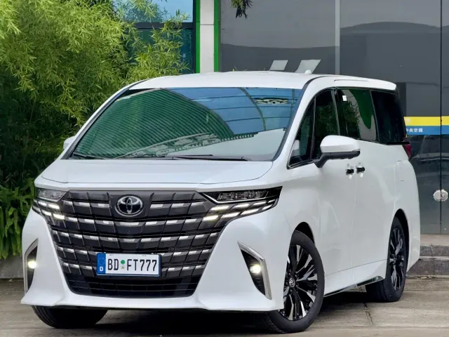 Toyota Alphard — Фото автомобиля 2