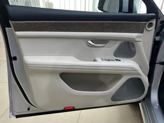 AITO Wenjie AITO M5 2022 Extended Range AWD Performance Edition — Фото автомобиля 8