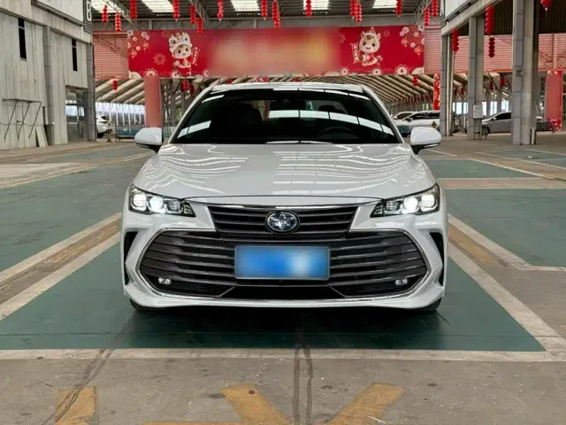 Toyota Avalon — Фото автомобиля 2