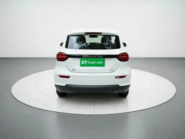 Leapmotor T03 — Фото автомобиля 3