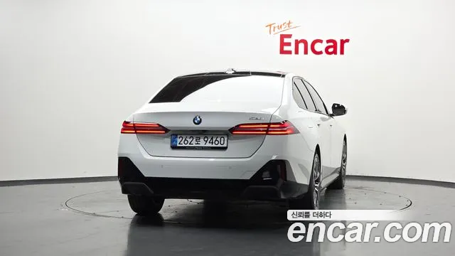 BMW 5-Series — Фото автомобиля 4