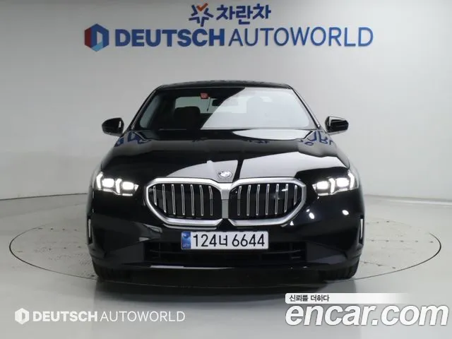 BMW 5 Series G60 — Фото автомобиля 3