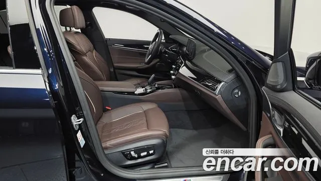 BMW 5 Series G30 — Фото автомобиля 11