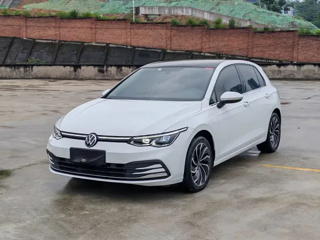 Фотография автомобиля — Volkswagen Golf