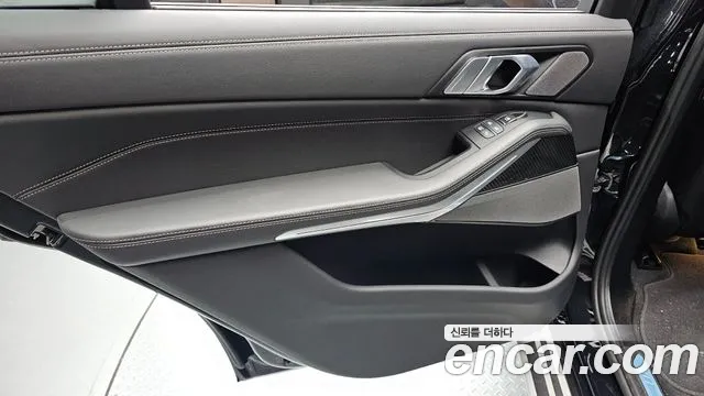 BMW X7 — Фото автомобиля 24
