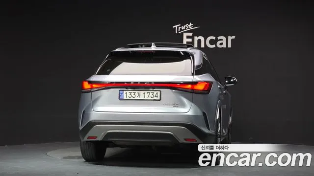 Lexus RX — Фото автомобиля 3