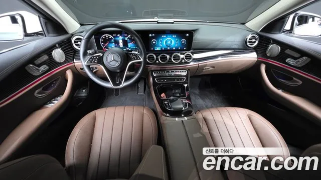 Mercedes-Benz E-Class — Фото автомобиля 7