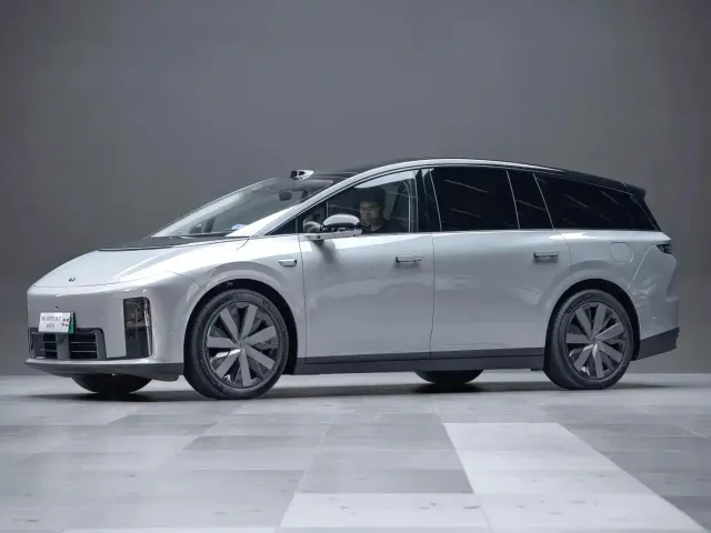 Фотография автомобиля — Li Auto i8