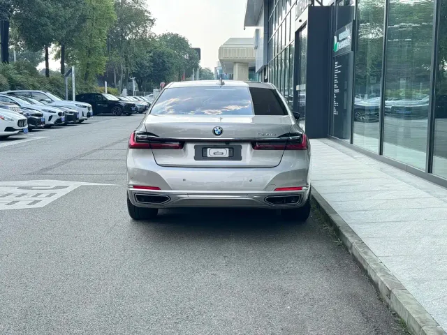 BMW 7 Series — Фото автомобиля 6