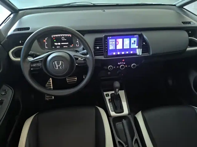 Honda Fit — Фото автомобиля 9