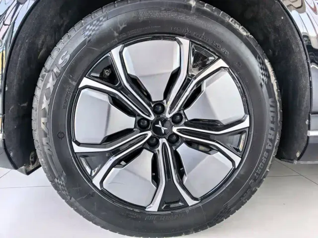Xpeng G9 — Фото автомобиля 10