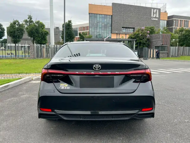 Toyota Avalon — Фото автомобиля 4