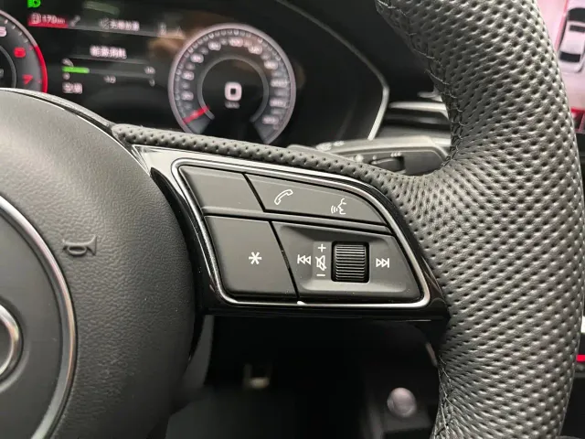 Audi A4L — Фото автомобиля 21