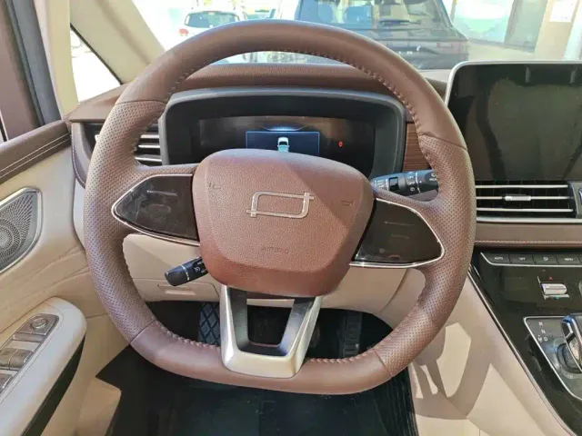Bestune Besturn M9 — Фото автомобиля 11