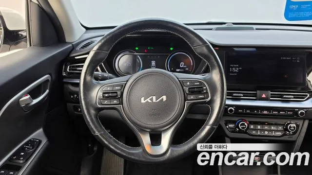 Kia Niro — Фото автомобиля 13