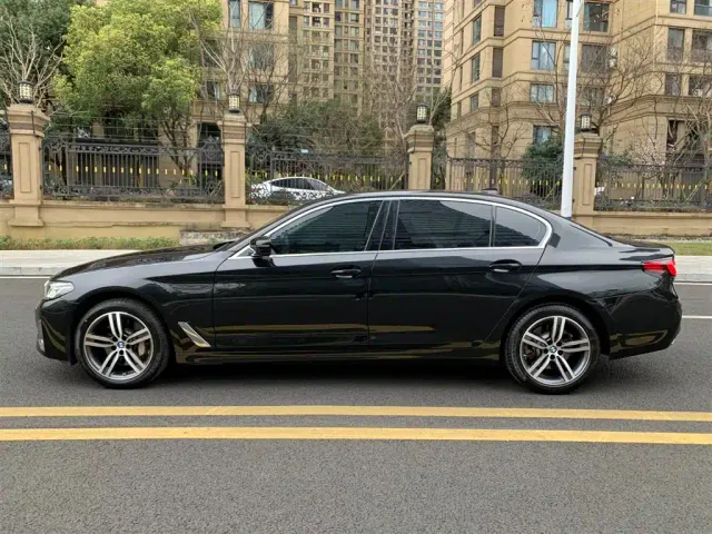 BMW 5 Series — Фото автомобиля 7
