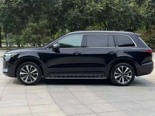 Li Auto ONE — Фото автомобиля 3