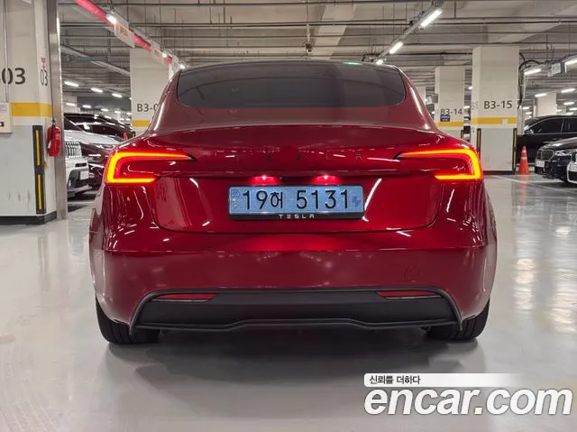 Tesla Model 3 — Фото автомобиля 5