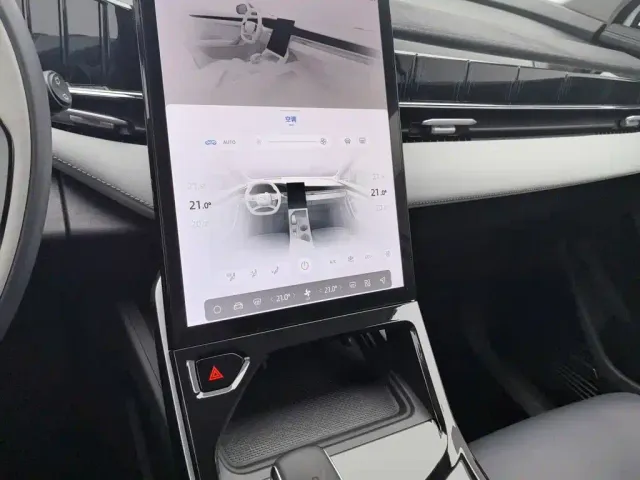 Geely Boyue L — Фото автомобиля 12