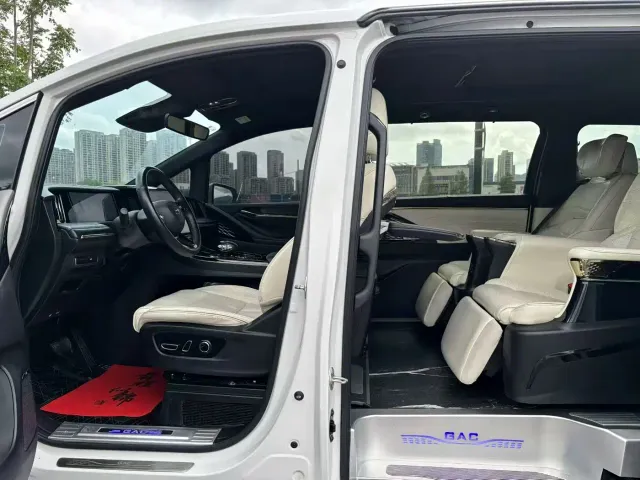 GAC Trumpchi M8 — Фото автомобиля 4