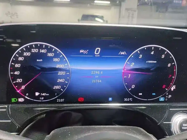 Mercedes-Benz E-Class — Фото автомобиля 7
