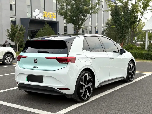 Volkswagen ID.3 — Фото автомобиля 5