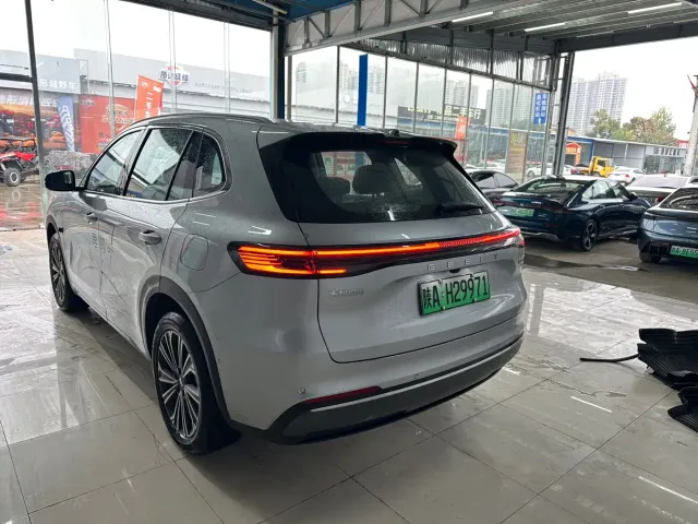 Geely Galaxy Starship 7 EM-i — Фото автомобиля 5