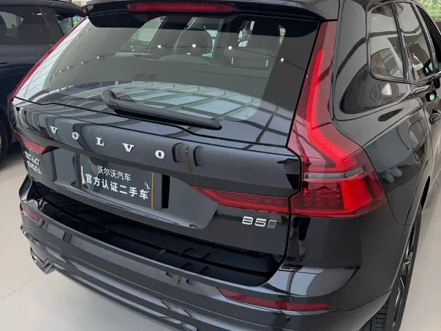 Volvo XC60 — Фото автомобиля 12