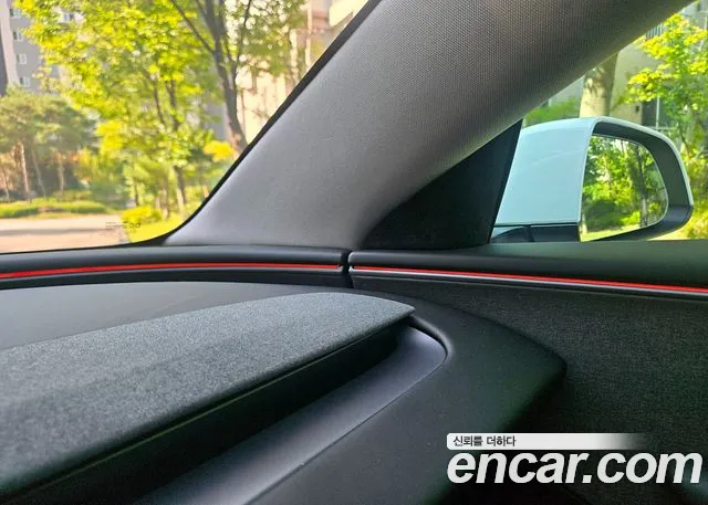 Tesla Model 3 — Фото автомобиля 19
