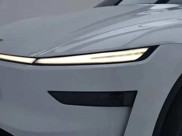 Tesla Model Y — Фото автомобиля 11