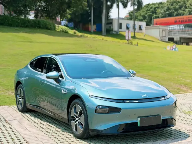 Xpeng P7 — Фото автомобиля 3