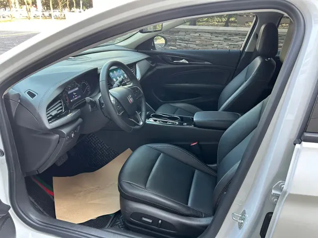 Buick Regal — Фото автомобиля 12