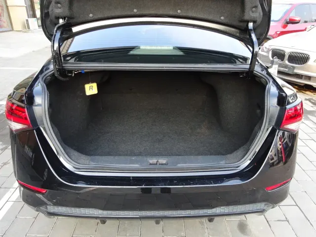Nissan Sylphy — Фото автомобиля 14