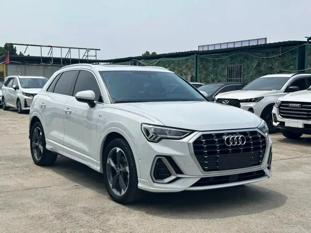 Audi Q3 — Фото автомобиля 3