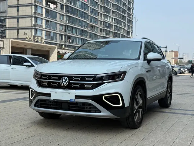 Фотография автомобиля — Volkswagen Tayron
