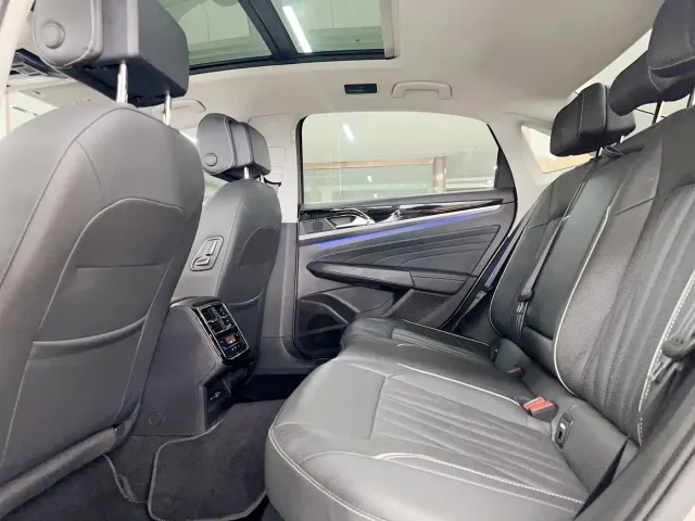 Volkswagen Passat — Фото автомобиля 10