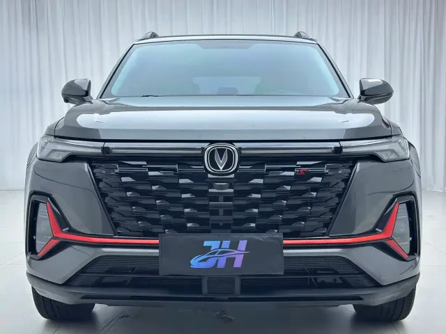 Changan CS35 Plus — Фото автомобиля 2