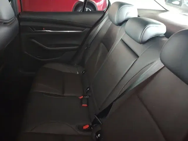 Mazda Axela — Фото автомобиля 16