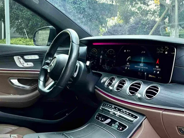 Mercedes-Benz E-Class — Фото автомобиля 10